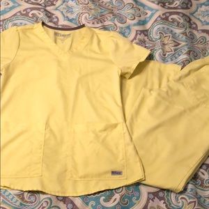 Grey’s Anatomy scrub set size XS. ♥️ 👩🏻‍⚕️
